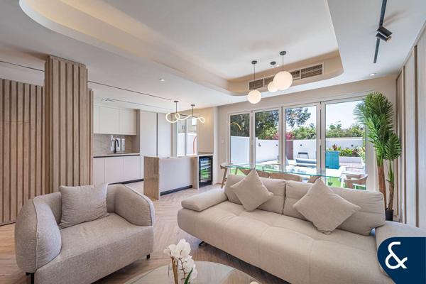 REDUCED | PRIVATE POOL | UPGRADED ONE OF ONE